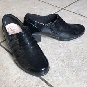 Sleek Clark’s black shoes with 2” heel